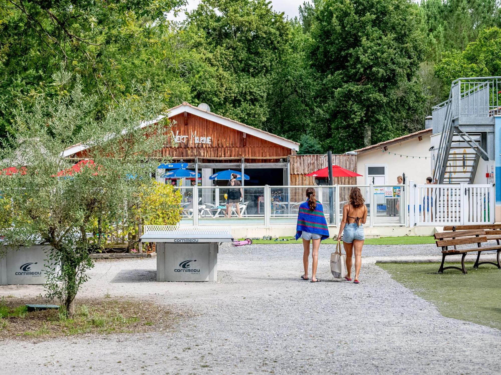 Domaine Residentiel De Plein Air La Canadienne Campsite Ares
