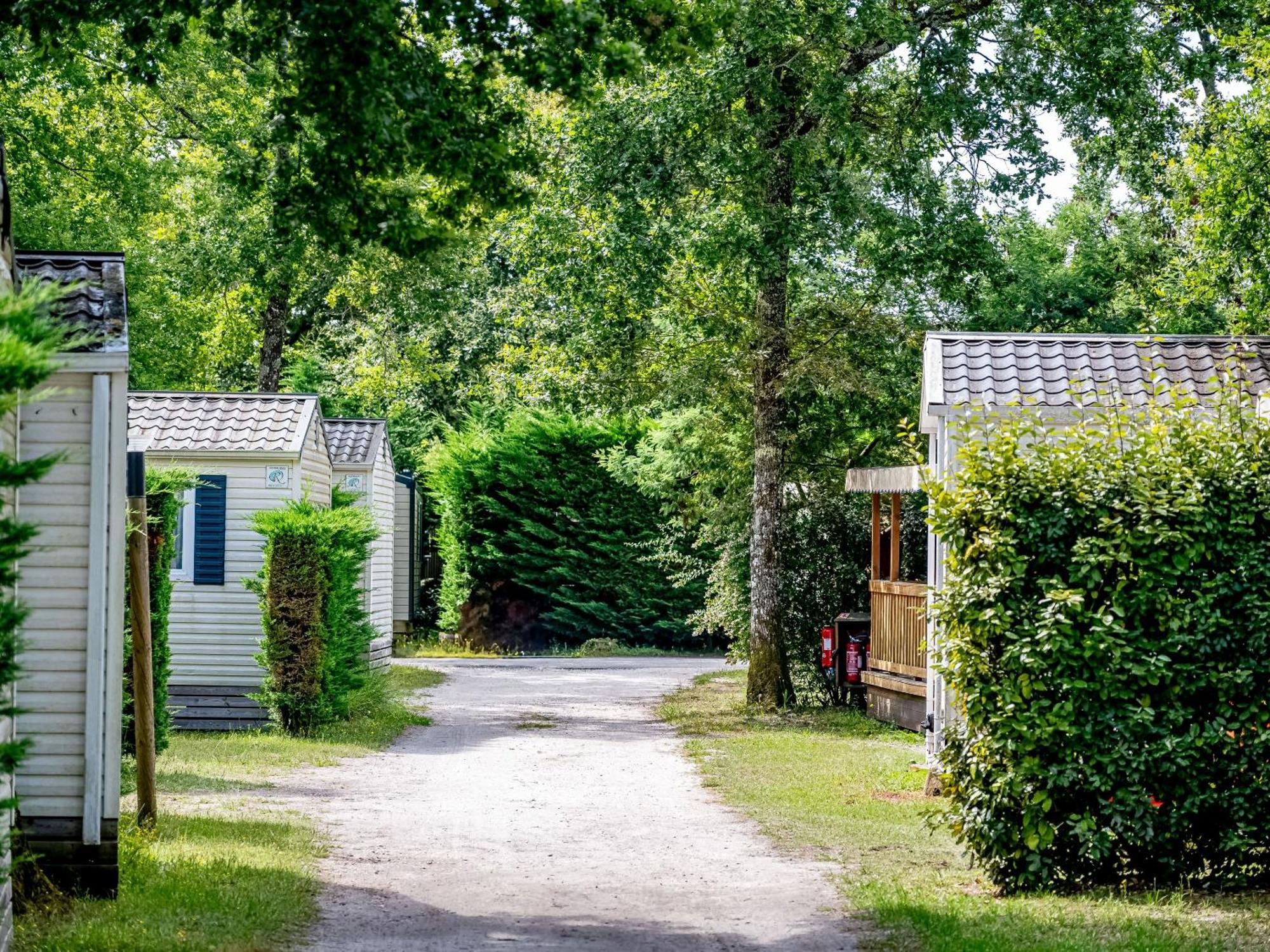Domaine Residentiel De Plein Air La Canadienne *